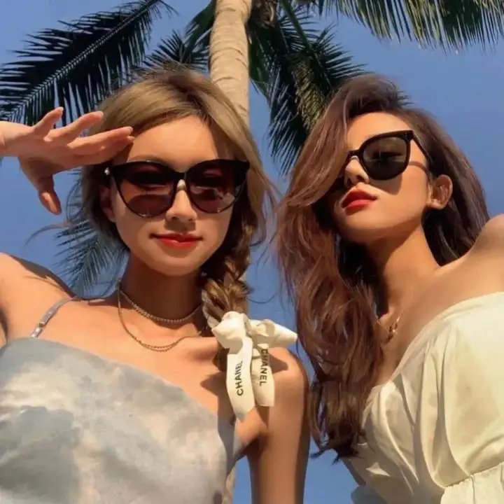 向天真的女生投降